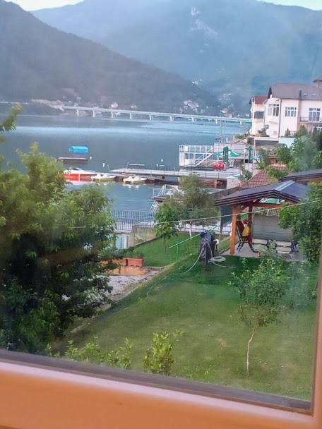 Dina Apartman Jablanicko Jezero Konjic Buitenkant foto