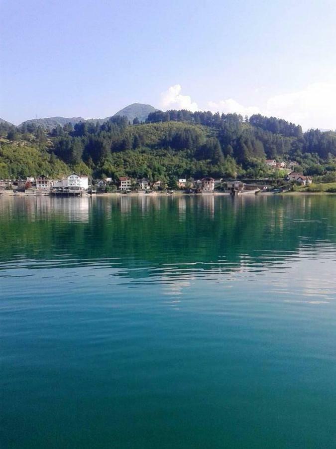 Dina Apartman Jablanicko Jezero Konjic Buitenkant foto